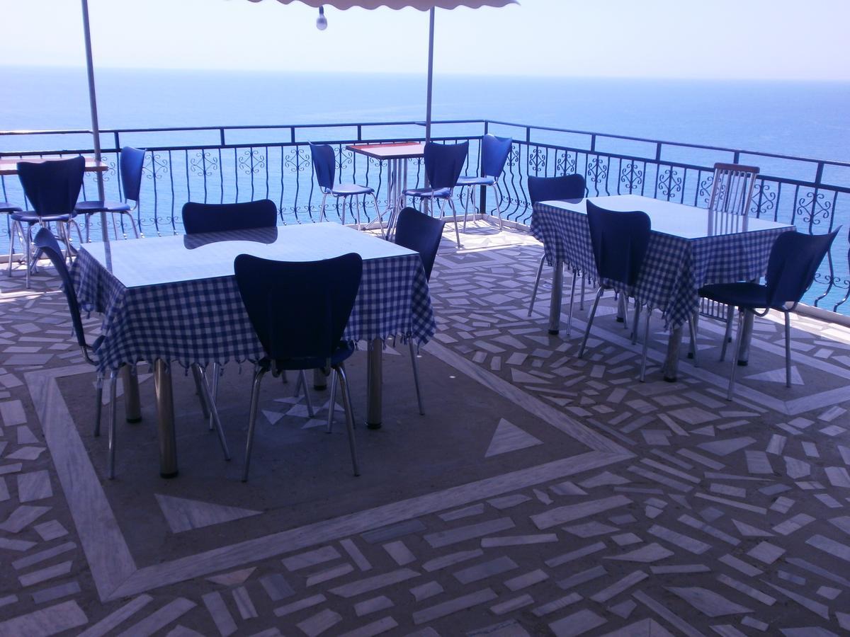 Odhisea Hotel Restaurant ケパロ エクステリア 写真