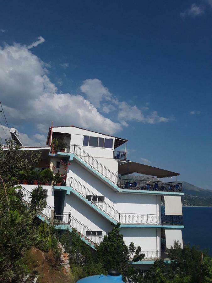 Odhisea Hotel Restaurant ケパロ エクステリア 写真